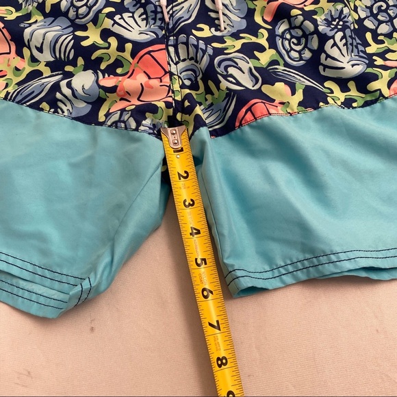 Vineyard Vines multicolor blue pink green turtle pattern swim trunks L - Picture 6 of 8